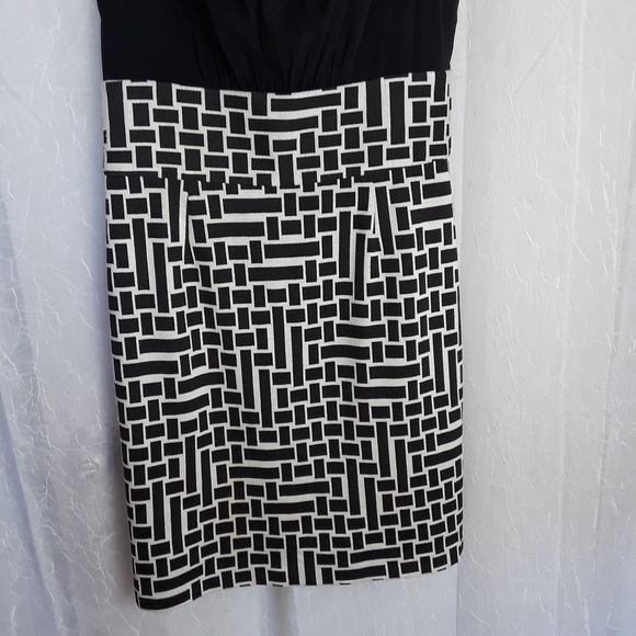 Trina Turk Geometric Sheath Dress - Picture 4 of 7